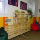 Knihovna z palet - 24312440_1860830030896461_5228842126511342044_n