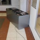Kávomat opilce neuspokojil, tak skončil na zemi - Kávomat praha