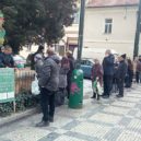 Na kapra už se stojí v Praze fronty - kapr ryby fronty Jindřišská Praha 1