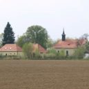 Kolodějští chtějí zachování okružní křižovatky, podepisují petici - Kolodeje_fara_zdroj web MC Kolodeje