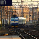 SŽDC navrhuje výrazné zpomalení rychlosti vlaků od roku 2019. Komu se to nelíbí? - Kolín,_nádraží,_vlak