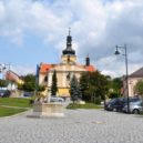 V Mnichovicích mají nový sběrný dvůr i most - Masarykovo náměstí v Mnichovicích