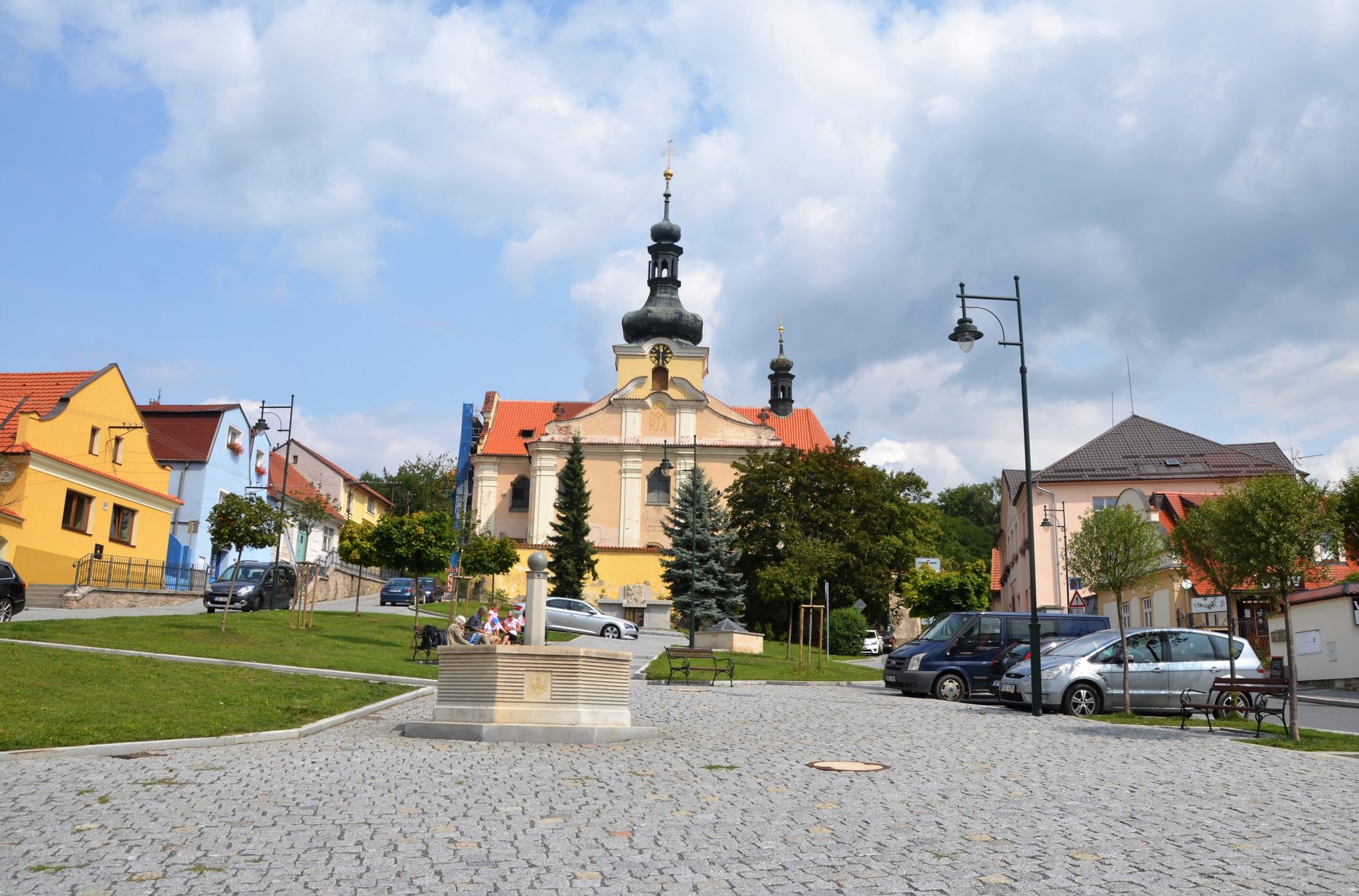 V Mnichovicích mají nový sběrný dvůr i most