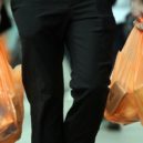 Igelitky v obchodech zdarma? Od nového roku na ně zapomeňte - plastiková taška, igelitka, nákup