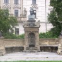 Pocta Vítězslavu Hálkovi - Vitezslav_Halek_památník na Karlově náměstí