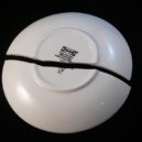 Jak se slaví Nový rok v různých částech světa - rozbitý talíř, porcelán