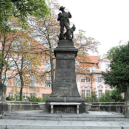 Na Karlovo náměstí se vrátil cestovatel Roezl. Jeho pomník vznikl tak trochu omylem - 1 vikina