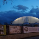 Místo fotbalového hřiště by měla být v Praze 5 prodloužená náplavka s byty - Fotbalové Hřiště Praha 5 Erpet Golf Centrum