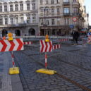 Na Malostranské probíhá výměna kolejnic za nové - Praha rekonstrukce