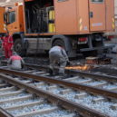 Na Malostranské probíhá výměna kolejnic za nové - Praha 1 Malostranská doprava omezený Výměna kolejnic