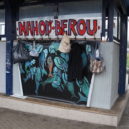 Na Vltavské je laskavá zeď „Nahoď – berou“ - vltavská praha 7 nahoď berou bezdomovci