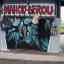Na Vltavské je laskavá zeď „Nahoď – berou“ - vltavská praha 7 nahoď berou bezdomovci
