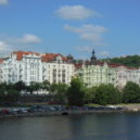 Překvapivé zjištění: Praha 5 je znečištěná kvůli emisím z lodí - janáčkovo nábřeží wikimedia commons