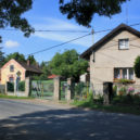 Tragická nehoda u Lochovic: Řidič auta zemřel po srážce s vlakem - lochovice wikimedia