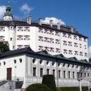 Sbírky Ferdinanda Tyrolského ve Valdštejnské jízdárně - 8 ambras wikipwdiw