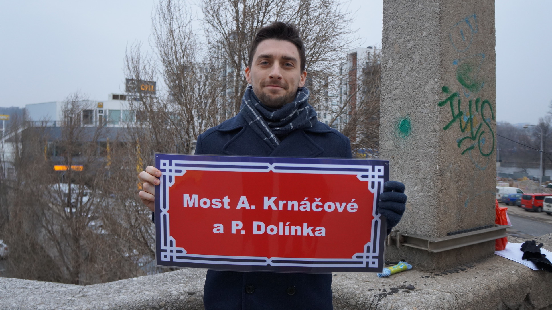 Přejmenujme Libeňský most na Most A. Krnáčové a P. Dolínka, navrhuje petice. Lidé tak chtějí poděkovat za zásluhy