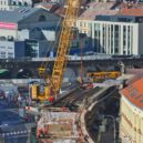 Jeřáby sundávali železniční most na Negrelliho viaduktu - Negrelliho viadukt železniční most Praha 8 Karlín