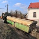 Prohlédněte si nehody na železnici - Radotín vykolejený vlak