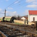 Prohlédněte si nehody na železnici - Radotín vykolejený vlak