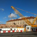 Jeřáby sundávali železniční most na Negrelliho viaduktu - Negrelliho viadukt železniční most Praha 8 Karlín