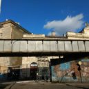 Jeřáby sundávali železniční most na Negrelliho viaduktu - Negrelliho viadukt železniční most Praha 8 Karlín