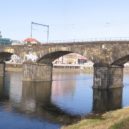 Negrelliho viadukt bude sundávat jeřáb, uzavírky jsou nevyhnutelné - Negrelliho viadukt Praha Karlín Holešovice Most