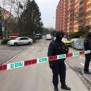 Zabarikádovanému muži v Kobylisích musel domlouvat vyjednavač - Policie ČR