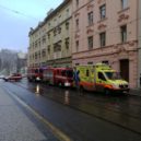 Nepříčetnou ženu museli z bytu zachránit až hasiči - Policie ČR