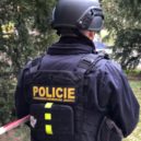Zabarikádovanému muži v Kobylisích musel domlouvat vyjednavač - Policie ČR