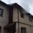 V hořícím domě na Dobříšsku zůstala matka se třemi syny. Jak to dopadlo? - Hořící dům na Dobříšsku – březen 2018 (2)
