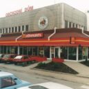První Mekáč do Česka dorazil v roce 1992 - mcdonald retro