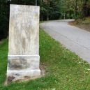 Stromovka v Praze 7 a její historie - Patník Mecséryho silnice. – Stromovka