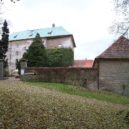 Bohnický hřbitov bláznů, hrad Houska a Branišovský les - Hrad Houska.