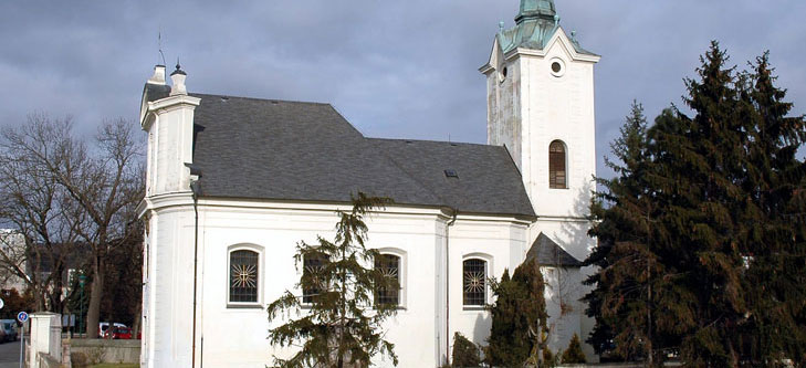 Tip na výlet. Barokní kostel zdobí Radotín. Nachází se nedaleko soutoku Berounky a Vltavy