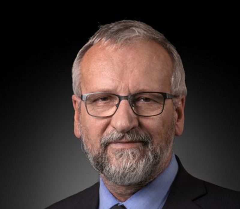 Školský ombudsman si myslí, že společnosti chybí komunikace mezi jedinci i skupinami