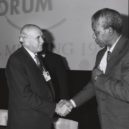 Nelson Mandela - S de Klerkem na Svetovém ekonomickém fóru