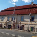 Zrekonstruovaná Stará pošta - Stará pošta – pohled od autobusové zastávky – foto AC