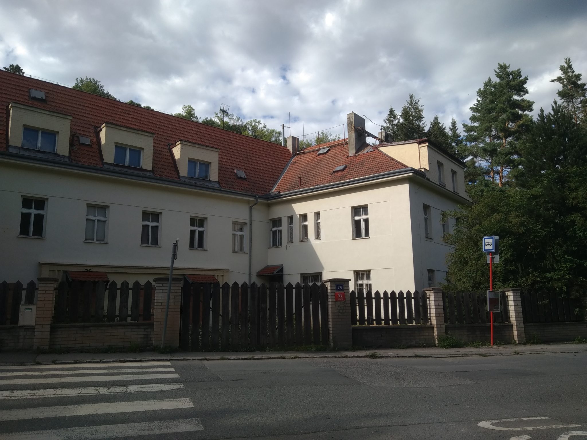 Za obsazení Šatovky čekají squattery obecně prospěšné práce