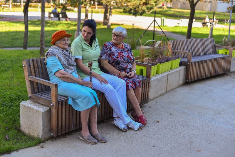 Evropské sociální služby nejsou připraveny na nepřetržitou péči o seniory