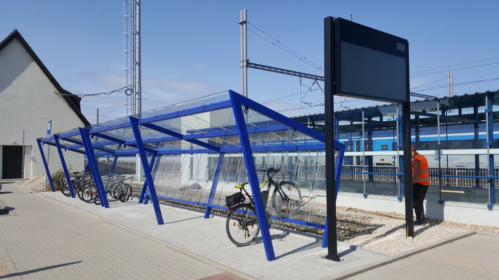 Dobrá zpráva pro cyklisty, Úvaly mají parkovitě pro kola