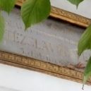 Vítězslav Hálek – rodný dům - Pamětní deska na domě Vítězslava Hálka 2 – foto AC