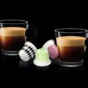 Nespresso představuje limitovanou sváteční edici Parisian Gourmandise - 02_NES_kolaz_Festive_2xVIEW_cerne