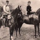 Sissy a Diana - Riding Aside