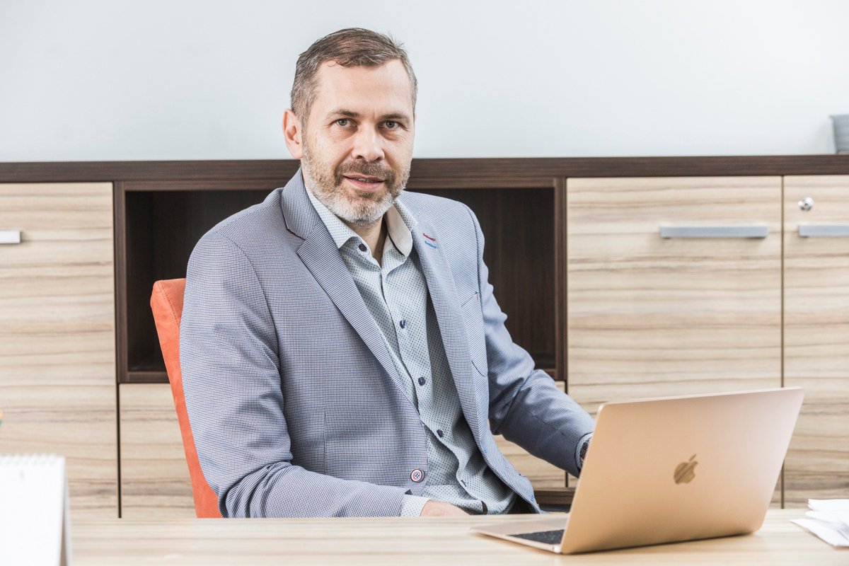 Ředitel dosazený ministrem likviduje zdravotní péči ve fakultní nemocnici