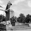 Pomník Františka Palackého - 0 mnázium sv. voršily