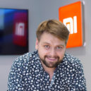 Josef Vágner zpívá s dětmi - JV foto (kopie)
