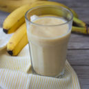 Banánové smoothie - banány smoothie koktejl drink