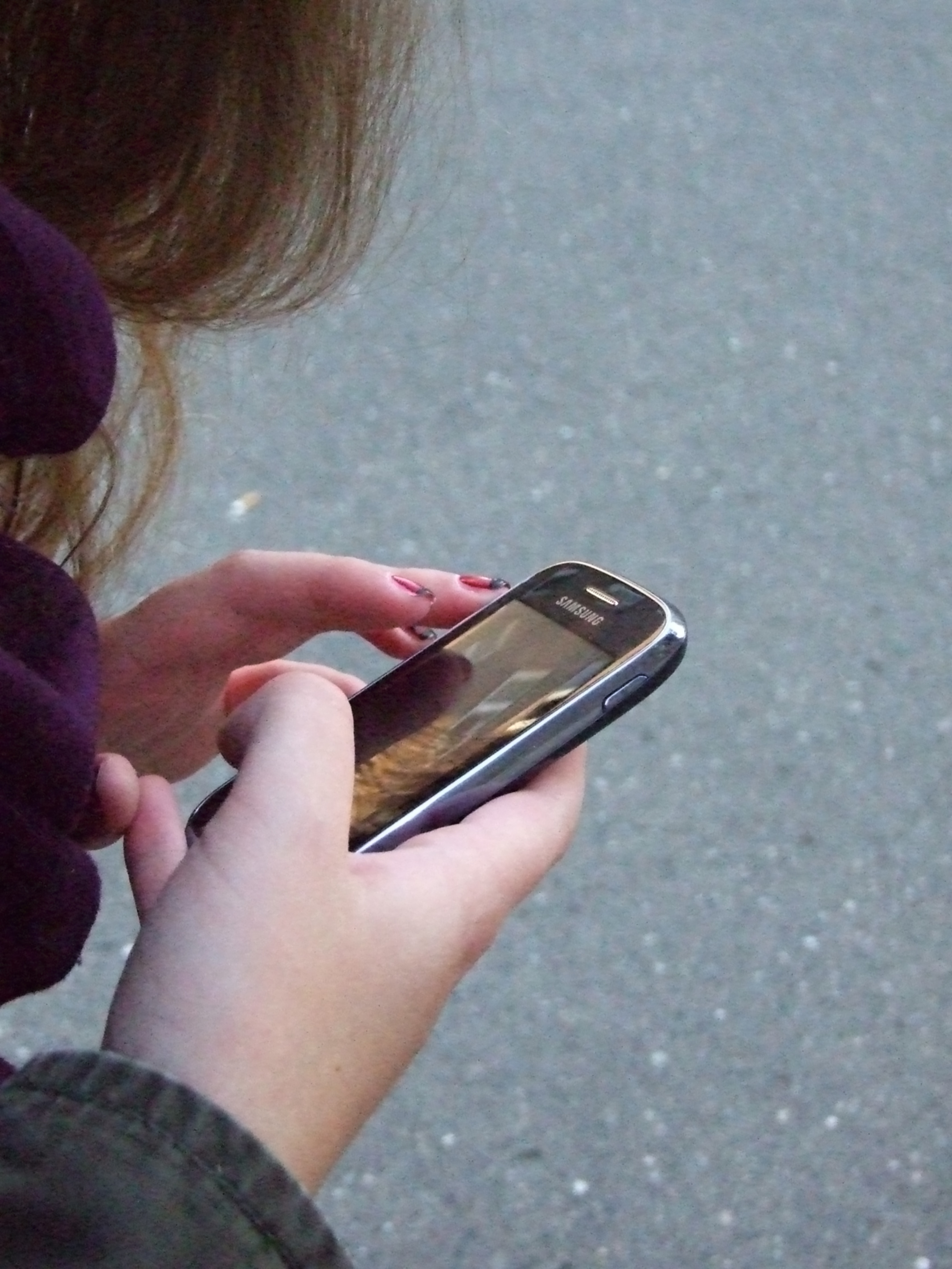 Řada středočeských měst usnadňuje lidem život aplikacemi v mobilu