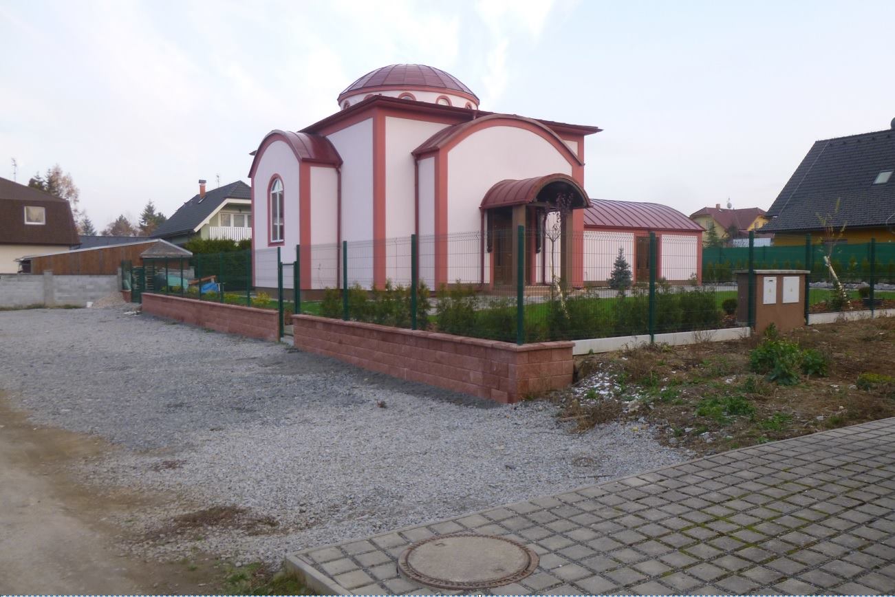 Místo rodinného domu postavil kostel