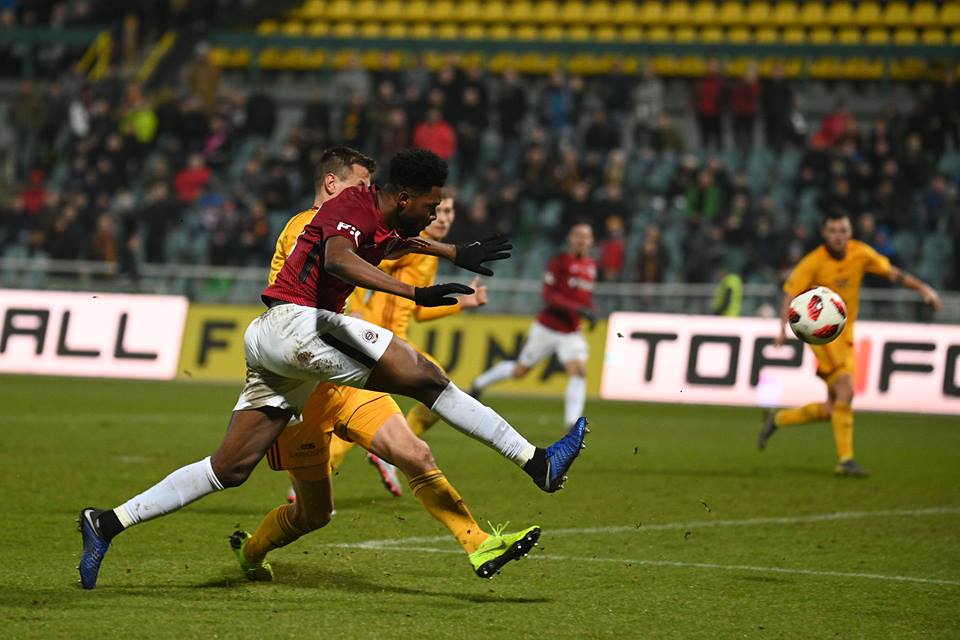 Obrovské drama na Julisce! Sparta musela Duklu dvakrát dotahovat